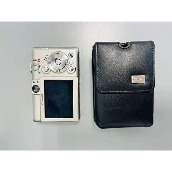 Canon PowerShot Digital ELPH SD300 / Compact Camera w/battery - PARTS OR REPAIR - Picture 4 of 8